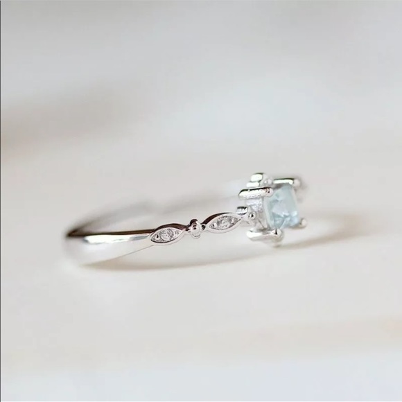 14k white gold aquamarine antique wedding ring - Picture 7 of 8